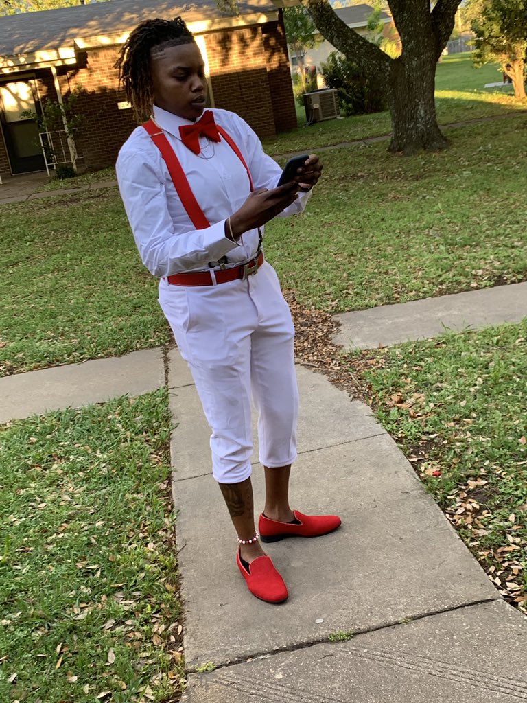 HooperDreadHead's tweet image. Prom #2k19 ❄️🥰