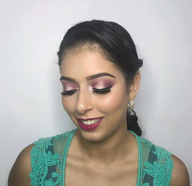 vtarkany_makeup's tweet photo. Uma das makes de hoje!! 😍 #makeup #maquiagem #makeupartist #vanessatarkany #maquiagemprofissional #mua #atibaia #maquiagemx https://t.co/PLqqKTO1yF