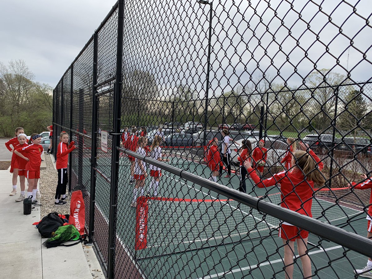 bheist4's tweet image. You win you stay on!  Awesome space for some soccer tennis.  2 games going on at once and some great rallies! 🎾⚽️ #weekendsaway #soccertournaments #memories