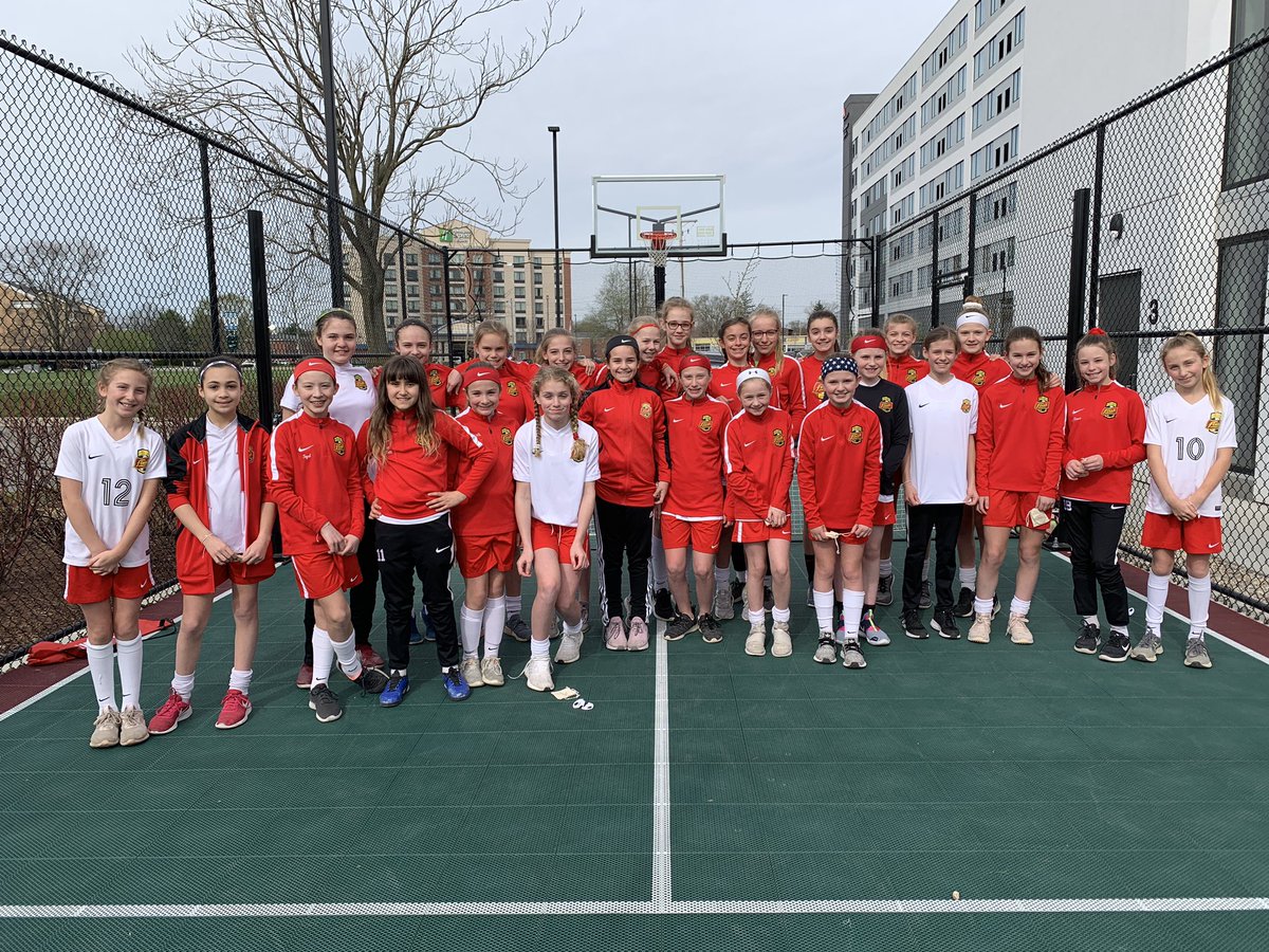 bheist4's tweet image. You win you stay on!  Awesome space for some soccer tennis.  2 games going on at once and some great rallies! 🎾⚽️ #weekendsaway #soccertournaments #memories