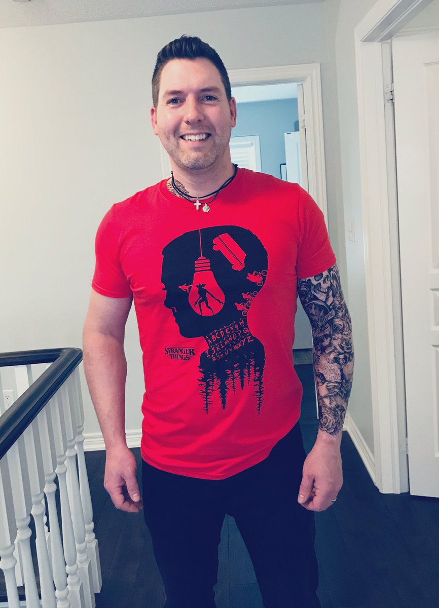 youngdanielc's tweet photo. All set for the rock and roll gala tonight for the Children’s Aid Foundation of Halton. #CAFHalton #fakesleeve #wannaberockstar https://t.co/cqnoFQKrE5