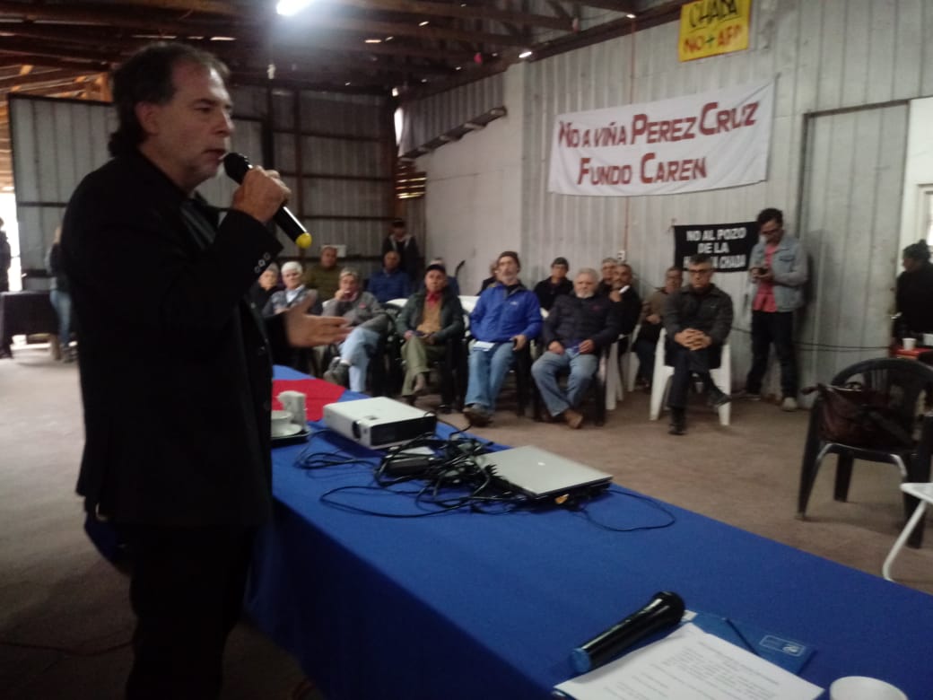 Noalpozo's tweet photo. La comunidad hoy se reune con @guidogirardi para tratar la problematica actual que hoy nos afecta en #Paine @movxelaguapaine https://t.co/1ZkyqrKZxK