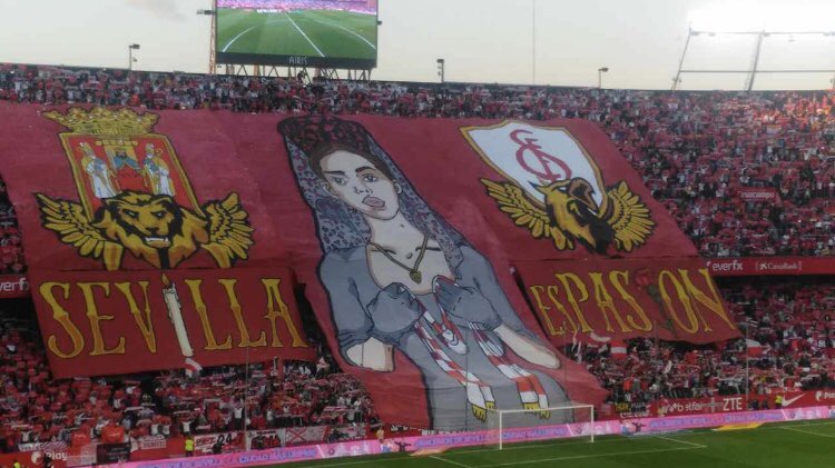 El equipo grande de la ciudad lo ha demostrado una vez más. Grande nuestro equipo!!! Sevilla es Pasión, Sevilla es RojiBlanca. Arriba esos capirotes sevillistas esta semana santa!! #ElGranderbi #SevillaBetis #SevillaFCRealBetis #ElSevilla