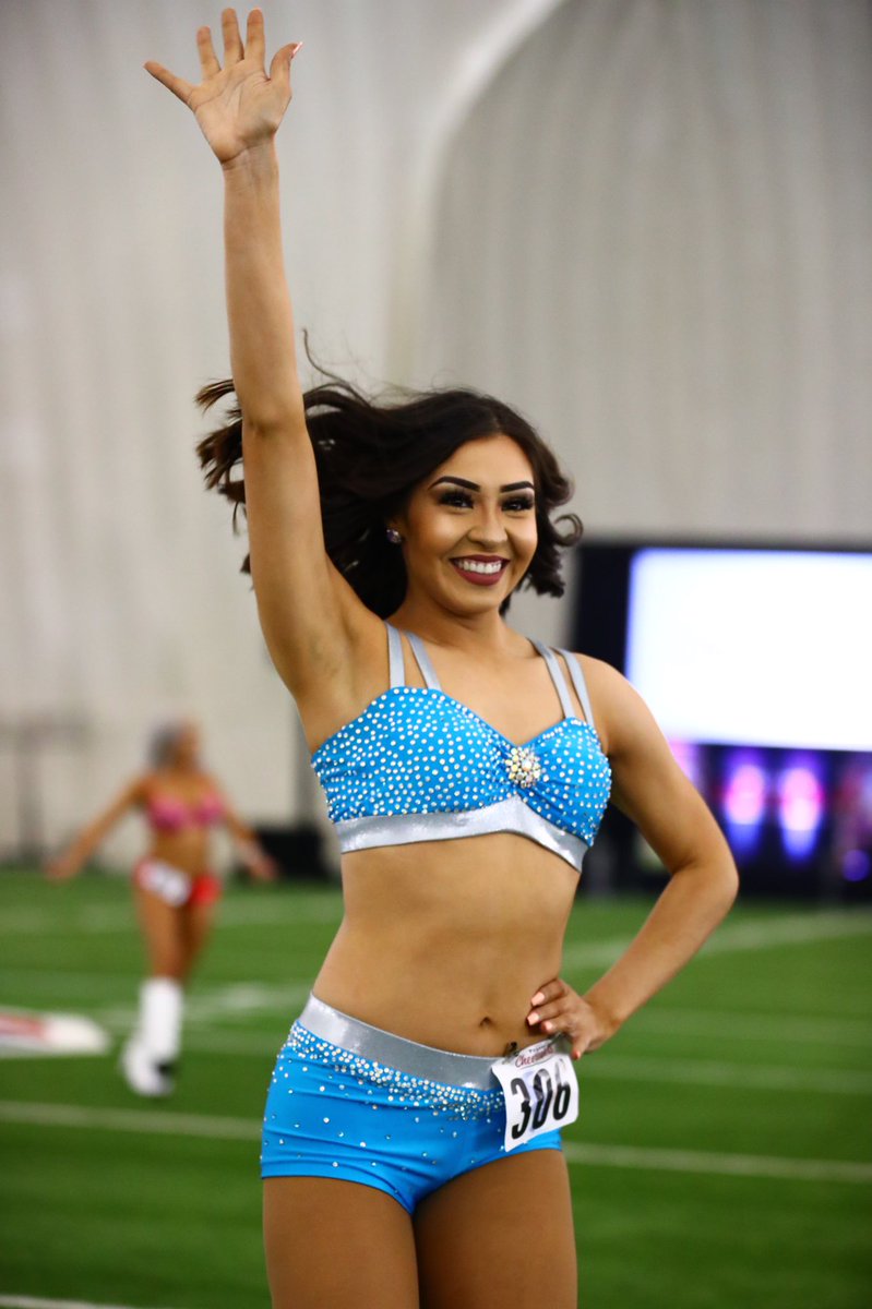 TexansCheer's tweet photo. THANK YOU to everyone who made today so successful! The amazing dancers, wonderful judges, talented alumni and staff, and supportive fans! Back tomorrow to find out who your #HTCtryouts2019 finalists will be! https://t.co/Hu6NR1oyFC
