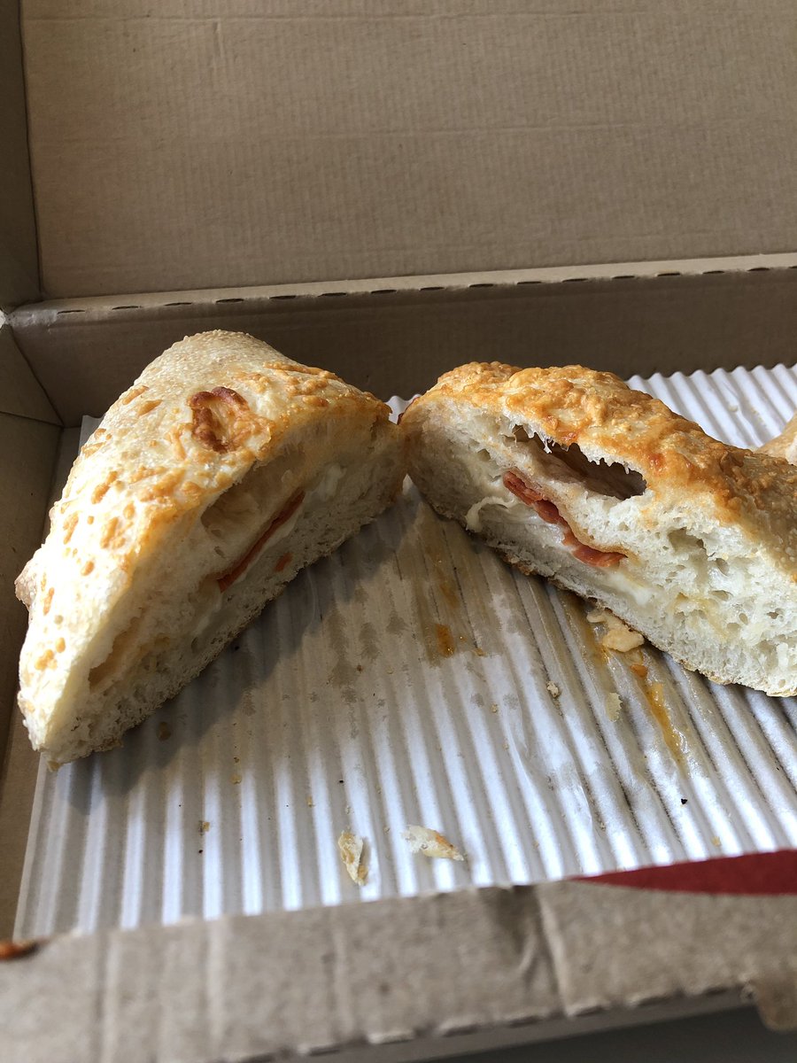 AustinLPerkins's tweet image. @pizzahut Disappointed in the #pzone. Was really excited to have it back. Where’s the middle!?