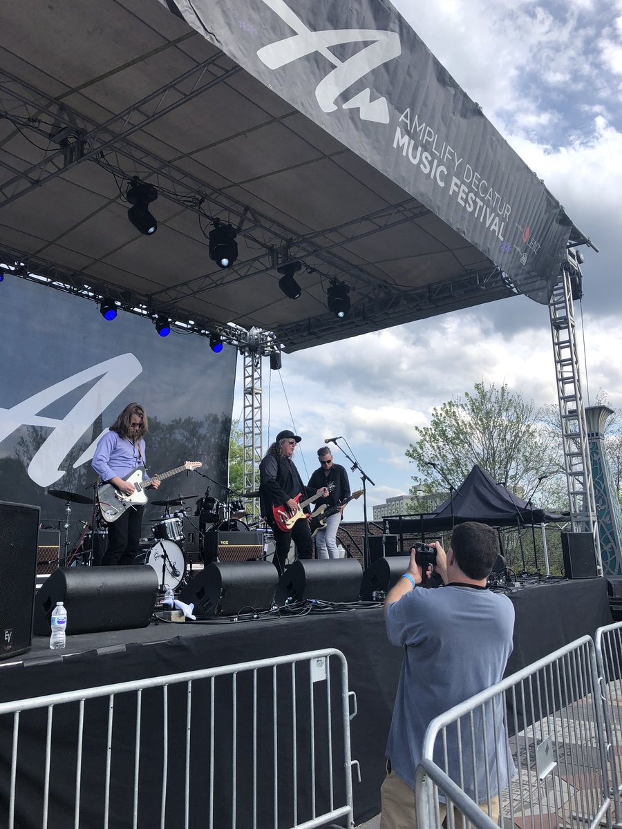 AmplifyMyComm's tweet photo. Closeup shot of Kevn Kinney of @drivinncryin 🤘🏼 #ADMF2019 #AmplifyDecatur https://t.co/aQsT2phHRc