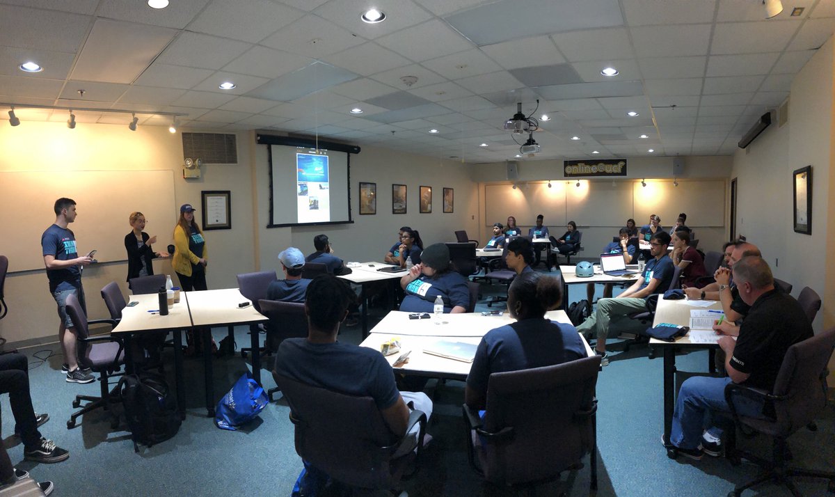 ucfmobile's tweet image. 24 hours later, @UCF students take the main stage to show off their awesome mobile ideas at the @modolabs #ideathon.