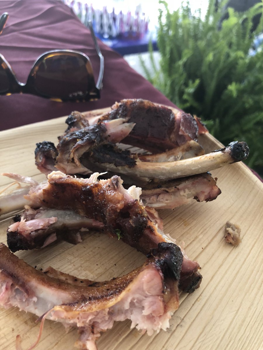 ThisNThatNC9's tweet image. Had sooo much fun judging the #BattleBelowtheClouds with @rubyfallscave ! #SoFull #imstuffed #JamesHoward