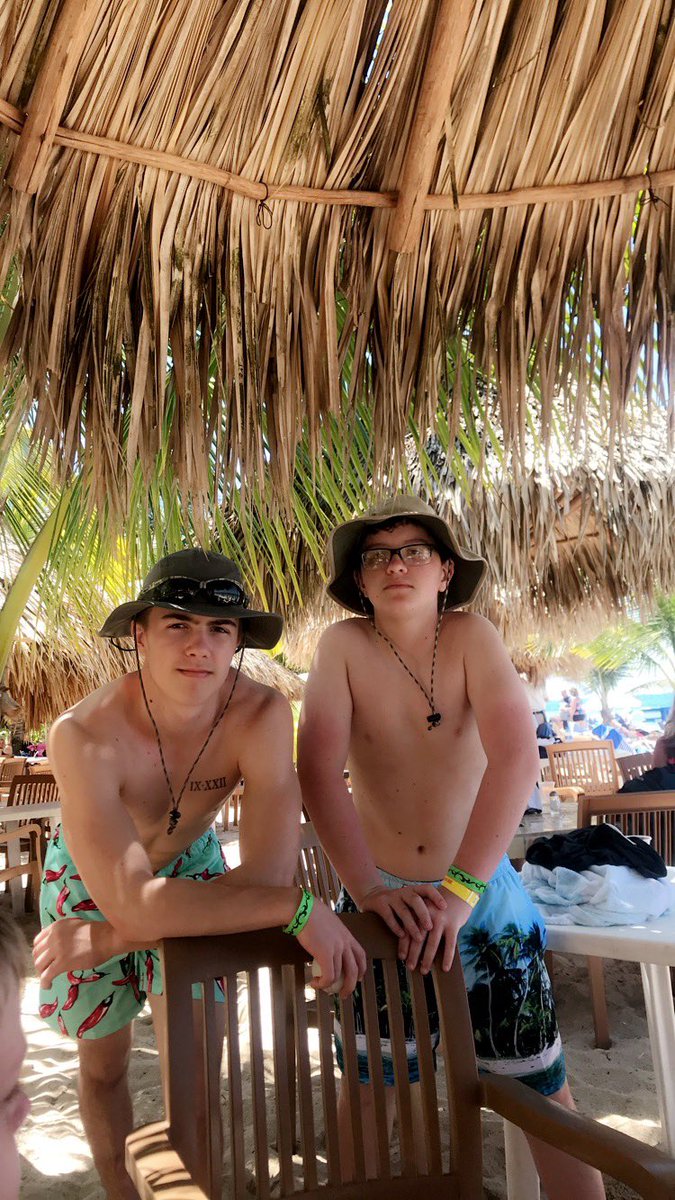 NickellDrake's tweet image. Cozumel, Mexico 2k19 🌊