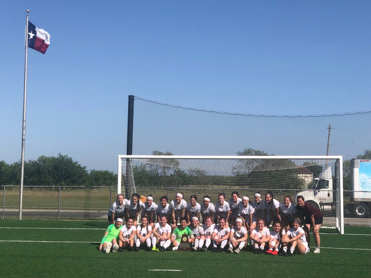 CoachGZimmerman's tweet photo. Congratulations to ⁦@DSWomensSoccer⁩ - Region 4 Champions!!!!🥇#TPD #AwakenTheNation #DSTigers #IamDSISD https://t.co/FoagQffGHu