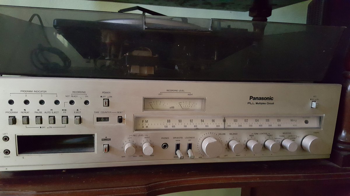 What else did I find in Jamaica @PanasonicUSA , <a href="/panasonic/">Panasonic</a> 8 track stereo.