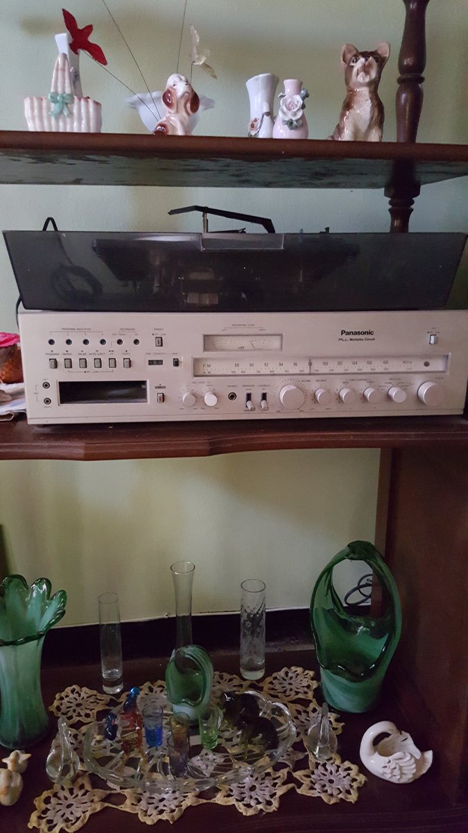 net_360's tweet photo. What else did I find in Jamaica @PanasonicUSA , @panasonic 8 track stereo. https://t.co/yFDNs4QROP
