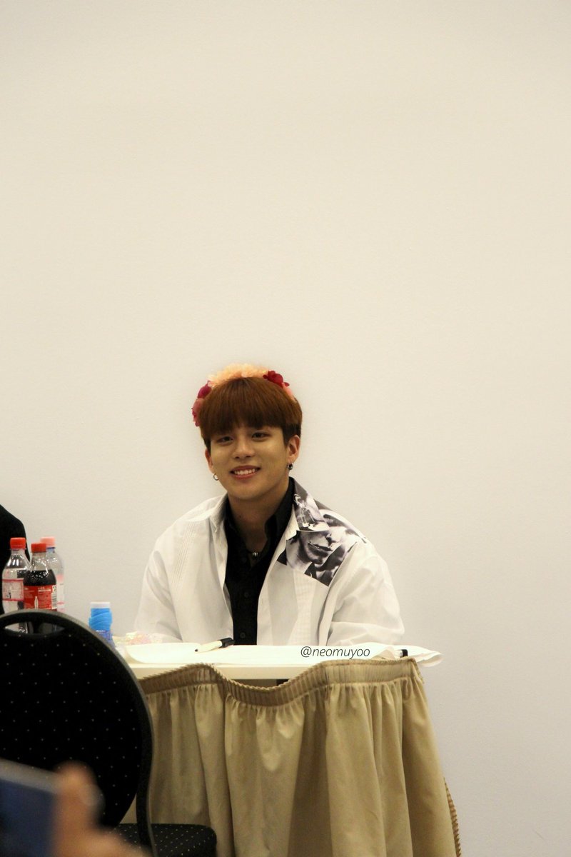 atzcjh's tweet photo. 190410 MMT Global Fansign ☾ neomuyoo
⋯ effortlessly beautiful ♥️

〈 #ATEEZ #에이티즈 #JONGHO #최종호 〉 https://t.co/vYww8Ec2B0