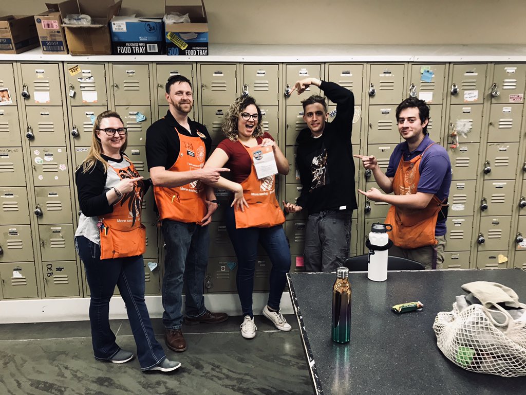 You know what cheers up a sick head cashier? Homer award for Cashier of the month! #PACNORTHPROUD #D172Driven #LincolnPride