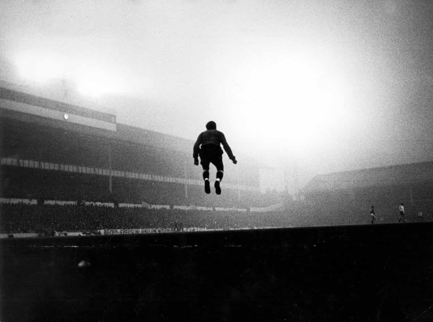 FOTOS HISTORICAS O CHULAS DE FUTBOL - Página 7 D4EKY7lXsAIPrSC