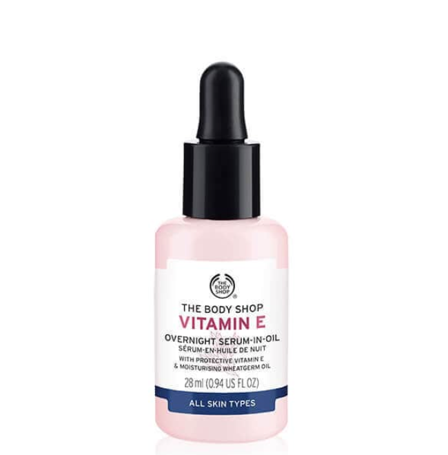 makeupandskinc1's tweet photo. I also love to use oils as moisturizer! My fav oil to use for this is the @TheBodyShop  overnight vitamin e oil serum-in-oil because it doesn't feel greasy, soaks in fast and makes my skin so soft and hydrated #skincare https://t.co/EH7l16KyWJ