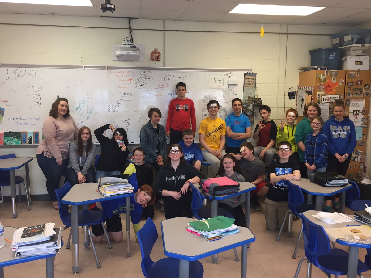 MissAlexisBrink's tweet photo. Friday was a very bittersweet yet tearful day, my student teaching experience at Windber came to an end! I had a wonderful year with my students &amp; mentor teacher. Each class threw me a surprise party &amp; I left with so many letters &amp; gifts. I am going to miss all of them so much 💕 https://t.co/REk1hD8WZ1