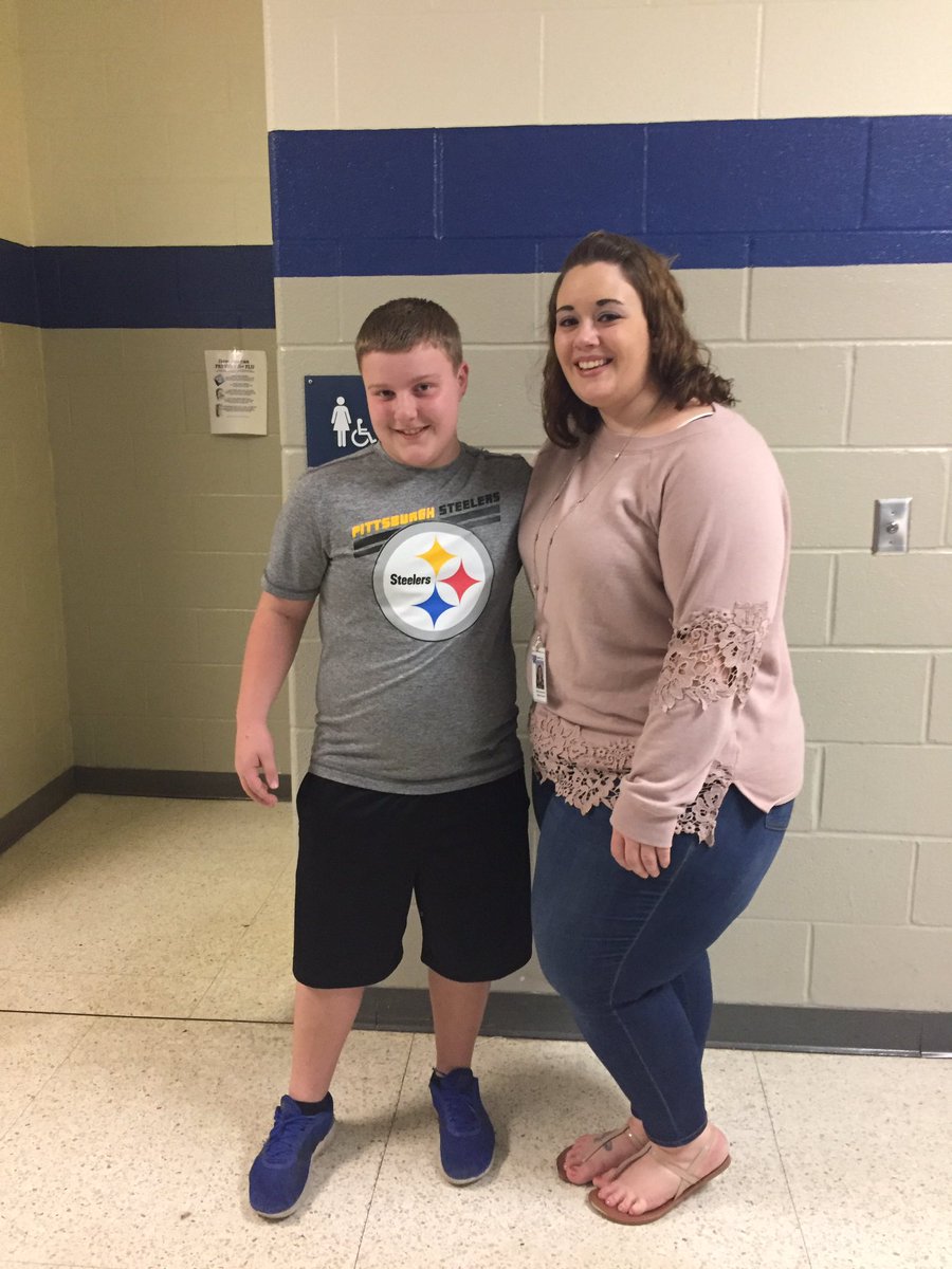MissAlexisBrink's tweet photo. Friday was a very bittersweet yet tearful day, my student teaching experience at Windber came to an end! I had a wonderful year with my students &amp; mentor teacher. Each class threw me a surprise party &amp; I left with so many letters &amp; gifts. I am going to miss all of them so much 💕 https://t.co/REk1hD8WZ1