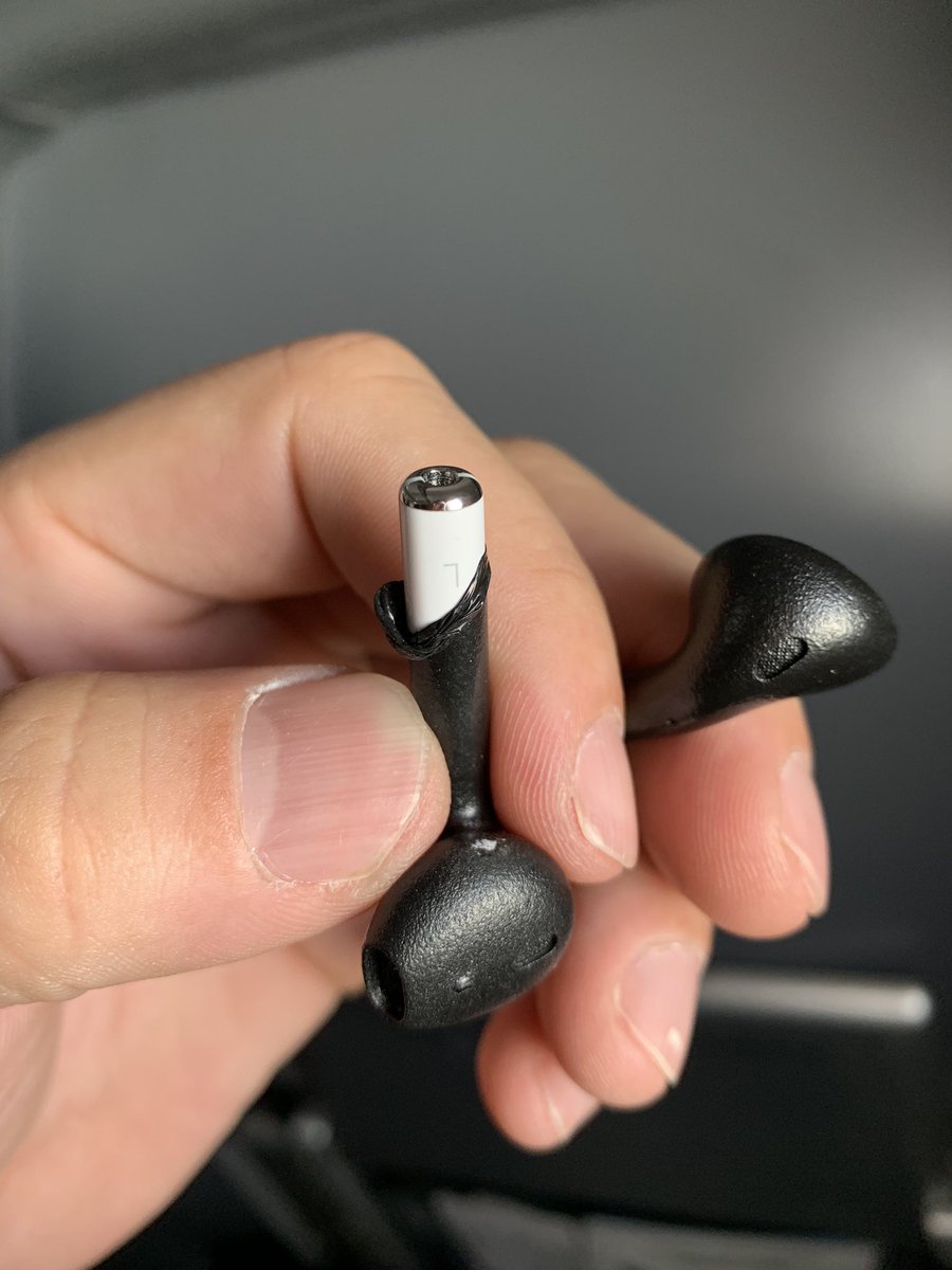 iDeviceHelpus's tweet photo. Changing the color again #airpods #plasticdip DYI Matte Black Airpods Under $12 Matte Black Everything https://t.co/K0S6AkcdsK https://t.co/b23T3SX82b