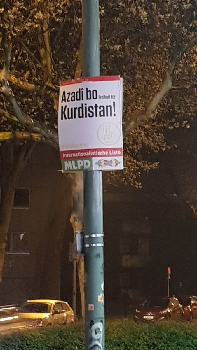 sinanayar61's tweet photo. Belediye seçimlerinde beka meselesi ne alaka felan diyenler için almanya belediye seçiminden bir afiş. 
Dış mihraklarla ne alakası var diyenler de görsün, dışarda nasıl çalıştıklarını.
Genel veya yerel fark etmez, siyasetleri hep Türkiye üzerine.... https://t.co/maB86LmnIt