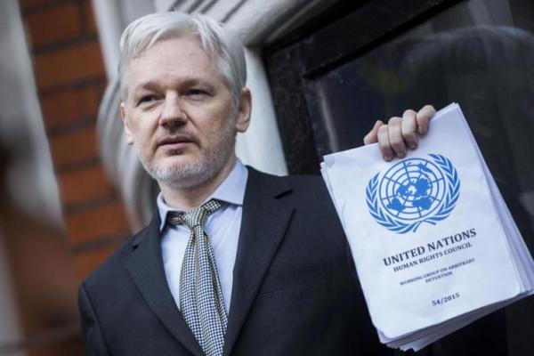PusatBeritaID's tweet photo. Ajudan Assange Ditangkap Saat Berusaha Tinggalkan Ekuador - https://t.co/iktGo7Doie https://t.co/BknmRdu7Qt