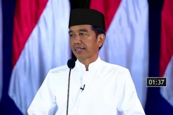 PusatBeritaID's tweet photo. Jokowi Optimis Indonesia Masuk Empat Besar Ekonomi Dunia pada 2045 - https://t.co/f53Oqzylb1 https://t.co/MR2cecQpCt