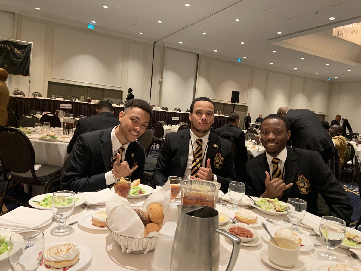 TheEXi_Alphas's tweet photo. Men of Distinction. A few Brothers of Epsilon Xi at the 87th Annual Midwestern Regional Convention in Toronto 🇨🇦 #EpsiXi #APHIA #322nd 🤙🏾
•
•
Bro. Harry Todd FA’82
Bro. Brian Dockery FA’18 @Rob_Dockery 
Bro. Nicolas Hampton FA’18 
Bro. Max Doggett FA’18 @Max_Dejuan https://t.co/CCKREaE6xY