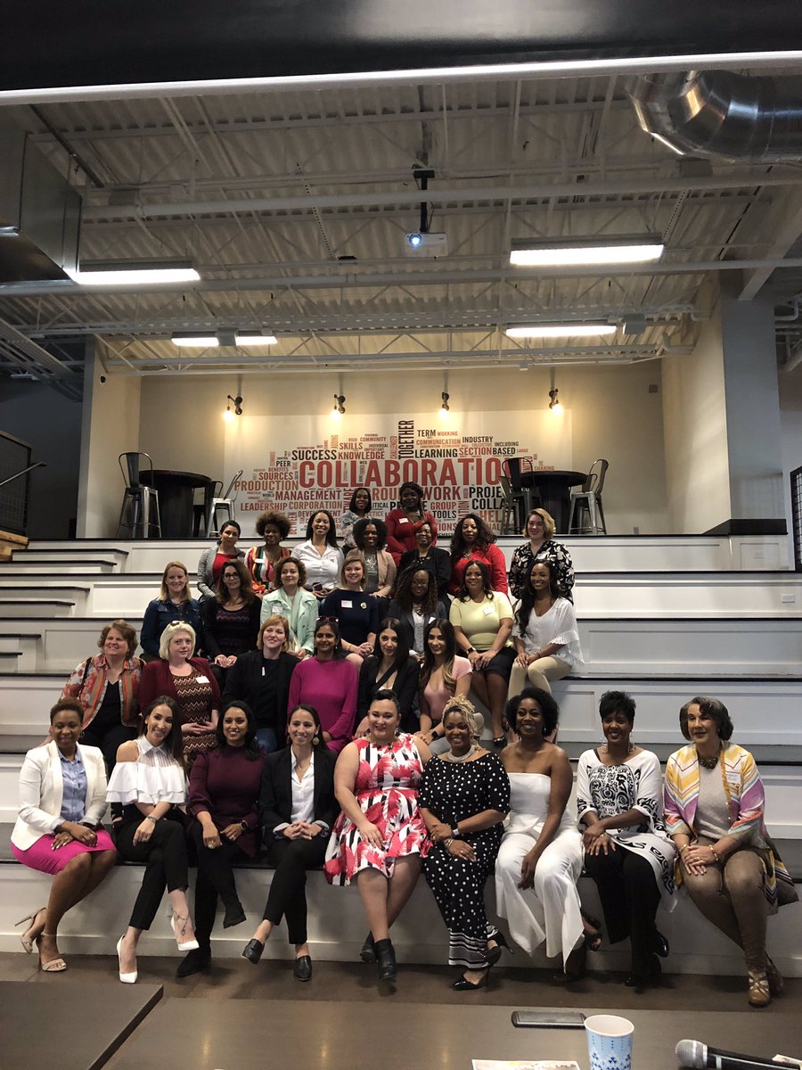 RepDavids's tweet photo. Honored to join these impressive women on the Power Panel at Bosses Who Brunch — part of @MBC_KC’s #mbctourweek. I appreciate their work in support of a healthy & inclusive entrepreneurial ecosystem in our region.
#eshiplookslike https://t.co/hzlzkgcUPQ