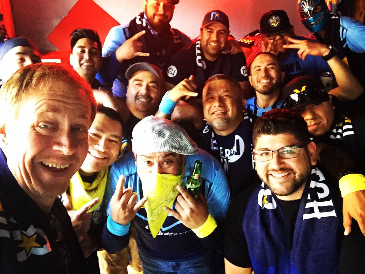 dukekeith's tweet photo. Just hangin' with a hundred or so good friends at @_whiskeyblonde! Looking forward to hearing these peeps bring the noise tonight from #105. #8thnotchep @8thNotchEP @8thNotchEP_Esp @eplocomotivefc https://t.co/sOM4yH8xzD