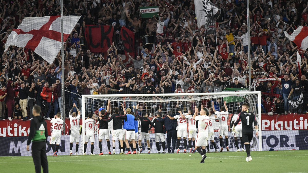 Ayer, hoy y siempre.
SEVILLA ES ROJIBLANCA
