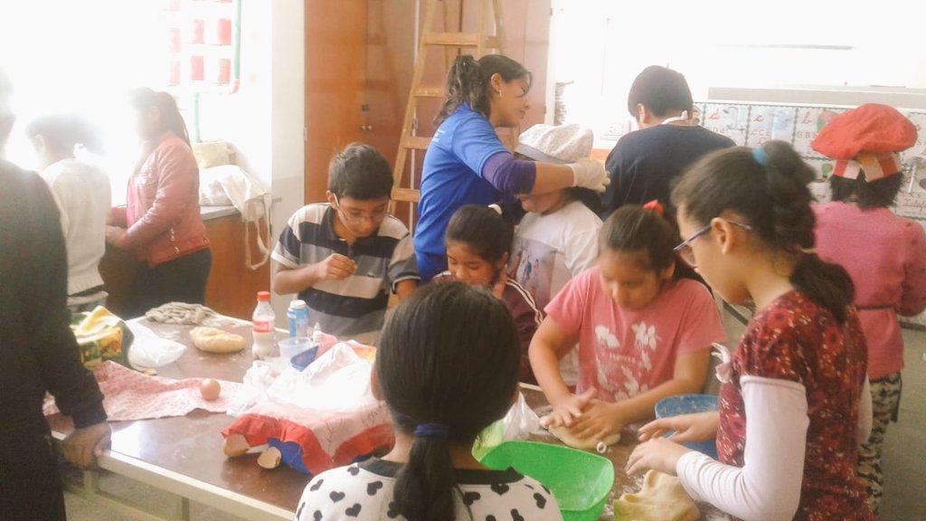 Escuela San José de los Cerrillos taller de gastronomía