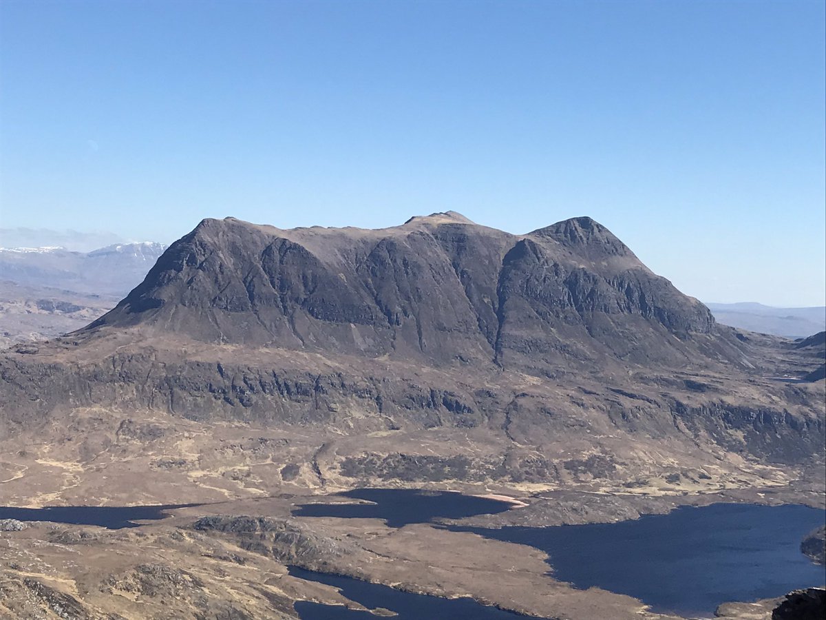 DMK_17's tweet image. Fabulous day for a walk up this mountain today with blue skies and clear views as far as the eye can see #stacpollaidh #suilven #assyntmountains #amazing #solucky #goodtobeout