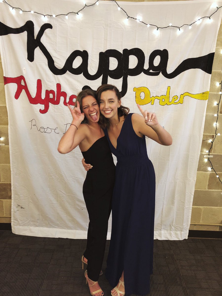 elliexmarsh's tweet photo. so thankful for these KA ladies 🤩💛 @peyton_mayer2 @IndianaJo_ @haleytepool_18 https://t.co/XjYvR1xmLT