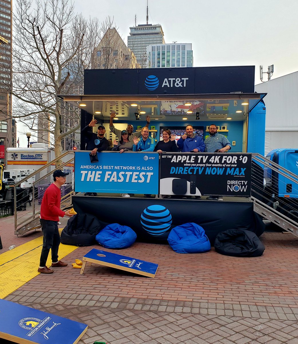 Mobile Retail Rocking in #copleysquare @WilliamGStovall #bostonmarathon @baa @ATTBoylstonST #mobilemadness @WilliamGStovall