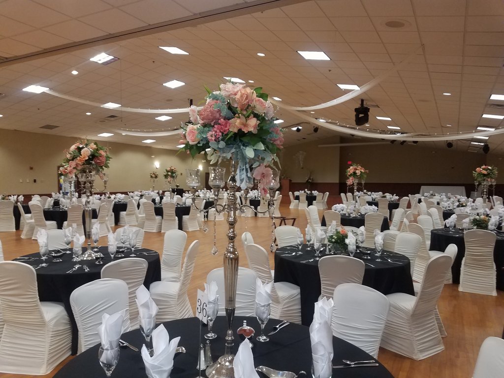 MiltonPrincipal's tweet photo. 2019 MHS Prom.  The Pontiac is all ready.  Going to be a wonderful night! https://t.co/L8p6hs9W0b