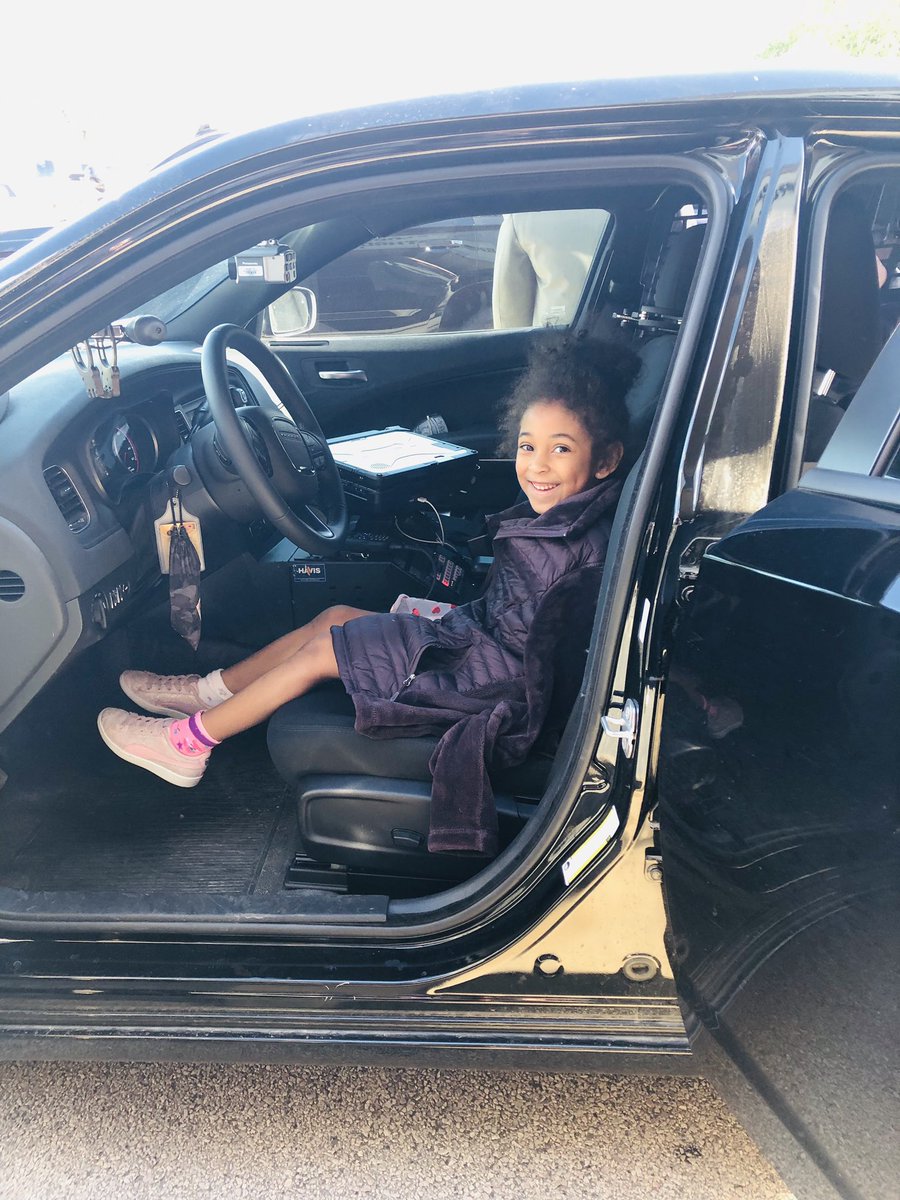 ItaliLatina's tweet photo. Wilco @OfficialLivePD meet & greet! Got to see @SheriffChody, K-9 Nemo, & @lt_gray and his new ride! We missed saying hello, @Tac12Wilco. Be safe tonight! 🖤💙🖤 #LivdPD #LivePD200thEpisode #LivePDNation https://t.co/QrGlDMyUPL