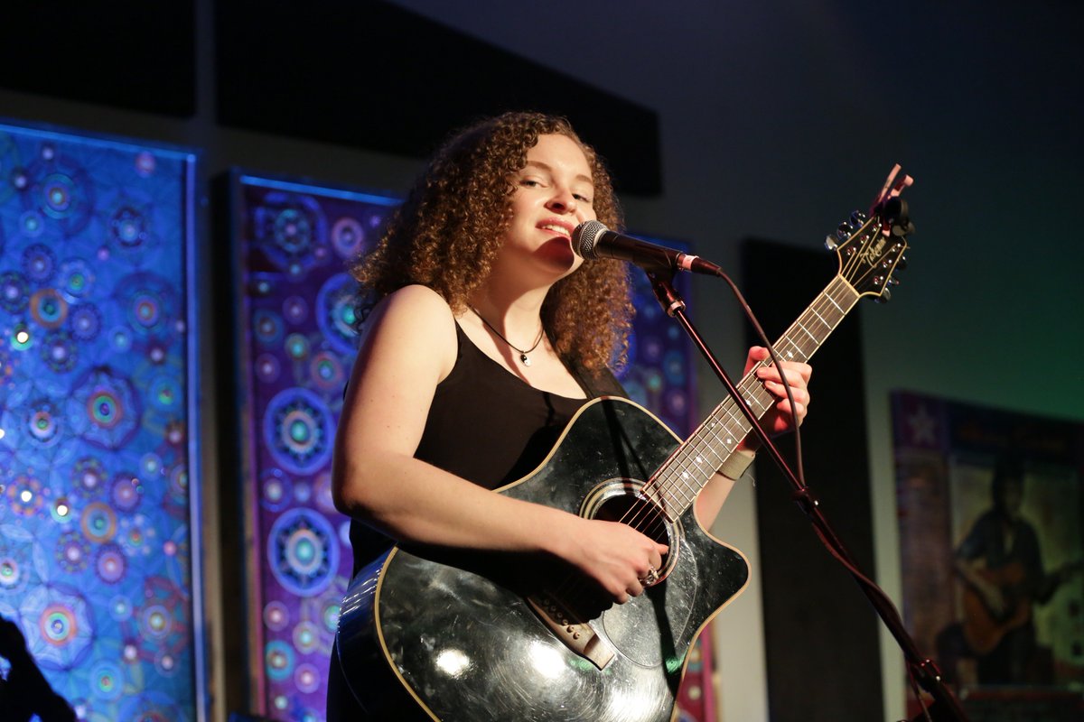 BackstageNash's tweet photo. Check out photos from #BackstageNashville (4/6/19) with @LeslieSatcher, #DeanAlexander, @RayStephenson, #RachelMcCamy and #BrandonWill at https://t.co/yQ6Ur35GMZ!
#CountryMusic #HitSongwriters #Nashville #WeLoveCountryMusic #AndrewOrthPhotos https://t.co/vTMeI2EAOW