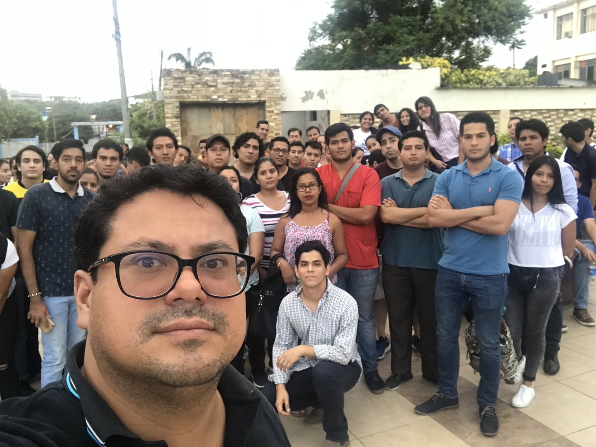 Representando con <a href="/rbarreiro7/">Roberto Barreiro Limongi</a> a más de 380 estudiantes de medicina de la <a href="/UdeGuayaquil/">Universidad de Guayaquil</a> para obtener su derecho a plazas y sorteo justo a internado rotativo <a href="/MSPEcuador/">Salud Ecuador</a> @MVEspinosaS <a href="/Salud_Ec/">Ministerio de Salud Pública 🇪🇨</a> <a href="/EduSuperiorEc/">Viceministerio de Educación Superior</a> <a href="/tinocotania/">Tania Tinoco</a>
