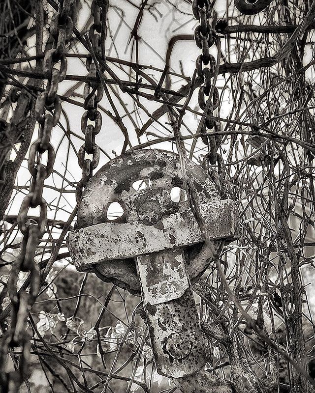 rodabernethy's tweet photo. Pulley and Chain.
.
.
.
.
#photography
#blackandwhitephotography
#blackandwhite #bw #bnw
#blackandwhitephoto
#modernarchitecture #modern
#visualarchitect #monochrome
#bnw_fanatics #bnw_society
#dream #picoftheday #monotone
#Bnw_addicted #chasinglight
#… https://t.co/nXxmQDFNrX https://t.co/apsJFN5Wkf