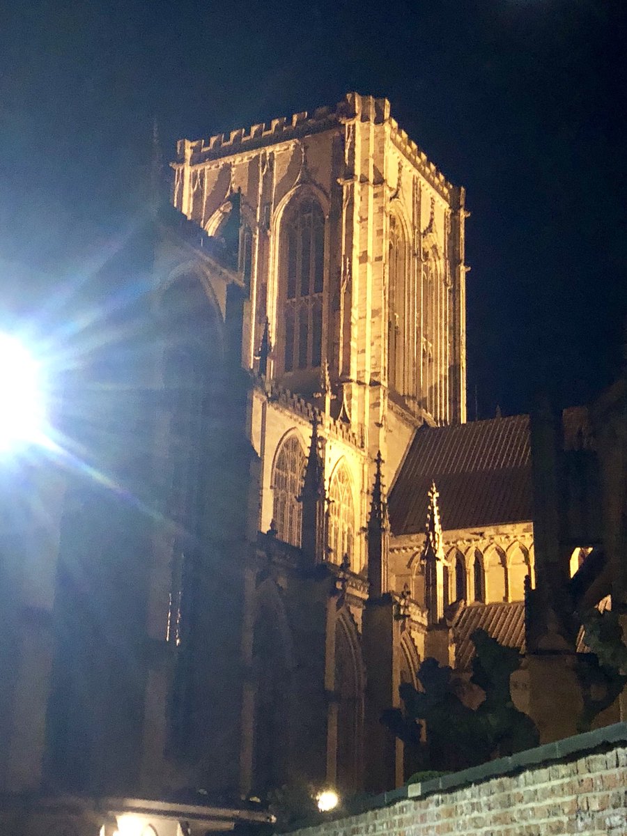YorkLife1's tweet photo. Never tire of the walK home after a night out #york #@York_Minster #night #light @yorkpress https://t.co/BFJ7iNlpLa