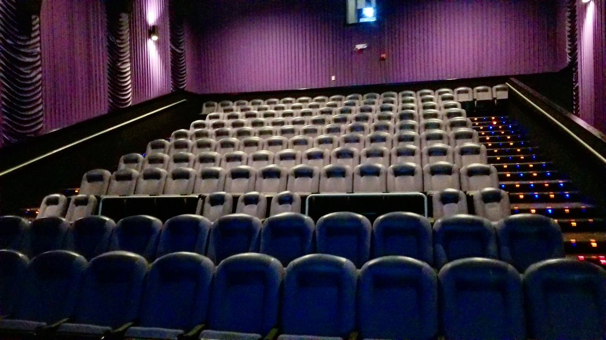 Jordamus_Prime's tweet photo. Just got to the theater to see Hellboy! Movie starts in 5 minutes, and I have no idea where we are going to sit in this super packed theater!
#Hellboy #HellboyReboot #Movies https://t.co/gDlolvjyzc