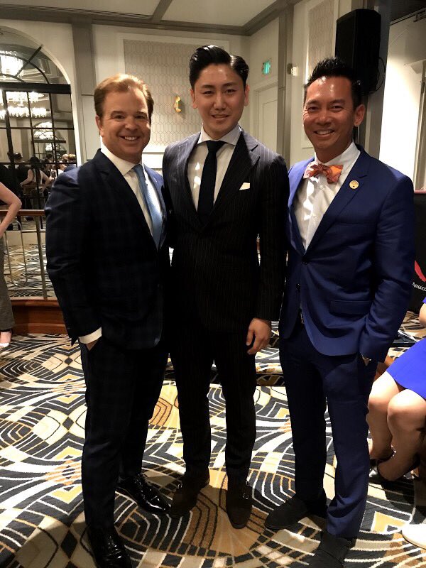 EVAmericas's tweet photo. Three exceptional #realestate minds talking #global #tech #service #wealth #HENRY ... with a side of swagger. #AREAAGLS #GLS2019 https://t.co/pCLYOapYb0