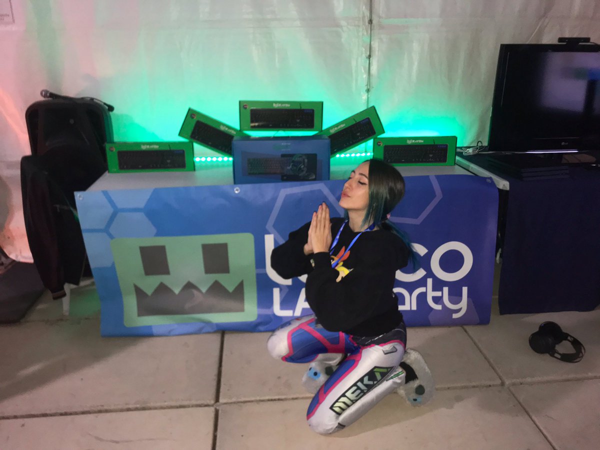 MiriamHyrule's tweet photo. Rezando a Osi para que me toque. 🙏🏻✨ #TLP11 @TelecoLANParty @_BG_Gaming https://t.co/kln98JfFI8
