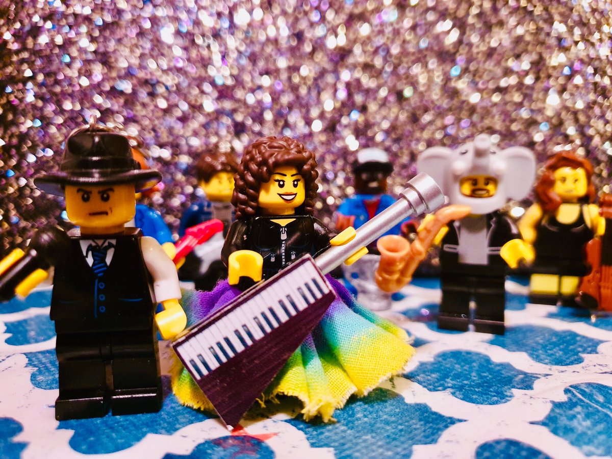 OperationSpark2's tweet photo. Always lovely to get the Lego (and human) gang together ❤️😂✨✨ #arcadefire #operationsparkles #winbutler #reginechassagne #willbutler #richardreedparry #stuartbogie https://t.co/XkNor2aHpO
