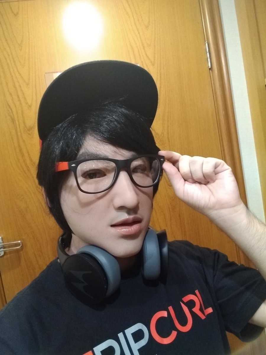 AndyVisage's tweet photo. Look of the day!

#siliconemask #realisticmask #asianmask #malemask #malemasking #masking #masker #disguise https://t.co/dqoIQSLeI7