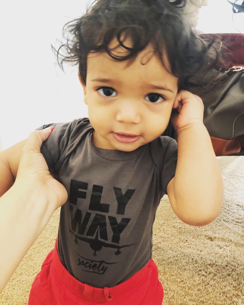 ErikBergmanJr's tweet photo. 💸 #FlyWaySociety merch otw https://t.co/PCnpE4MvUj