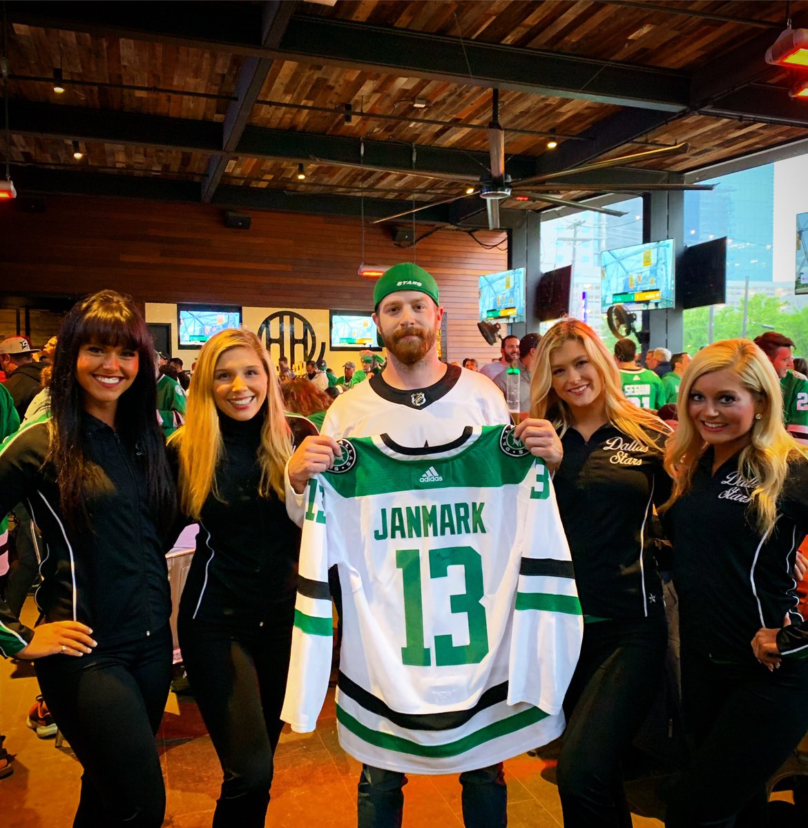 Congrats! Benjamin from Rowlett, winner of the autographed <a href="/MattiasJanmark/">Mattias Janmark</a> jersey here at <a href="/happiesthourdal/">Happiest Hour</a> during our <a href="/DallasStars/">Dallas Stars</a> Watching Party. Great seeing #13 back on the ice. #DALvsNSH #Janny #StanleyCup #GoStars