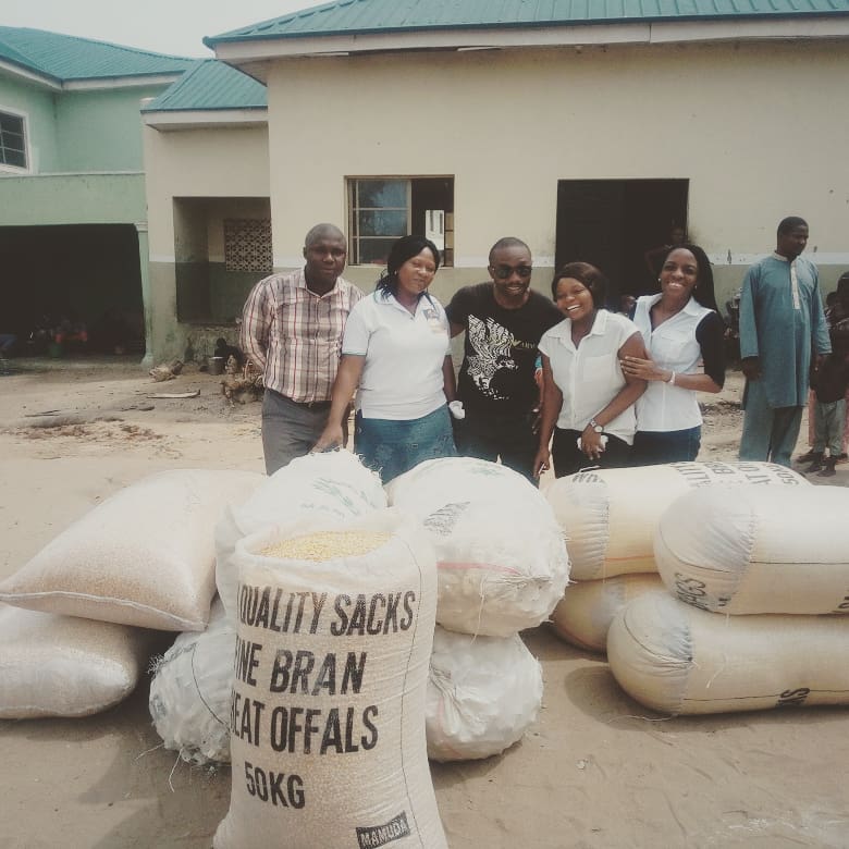 mosesaloba's tweet photo. i5project outreach at the IDP camp on Lafia/Makurdi highway was a blast... @pastortaiwo @taiwo_adenike @Fedfireng @sterlinghelp https://t.co/P7qr41EA5y