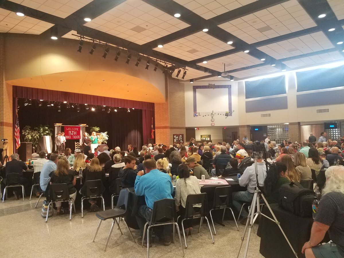 mjhsbears's tweet photo. 💜Great performance tonight MJH cast of Dinner at 8, Dead by 9!💛 #mjhtheater #bearstrong https://t.co/kr378F3XAm