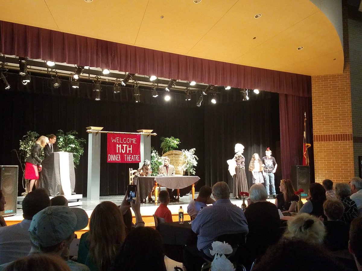 mjhsbears's tweet photo. 💜Great performance tonight MJH cast of Dinner at 8, Dead by 9!💛 #mjhtheater #bearstrong https://t.co/kr378F3XAm